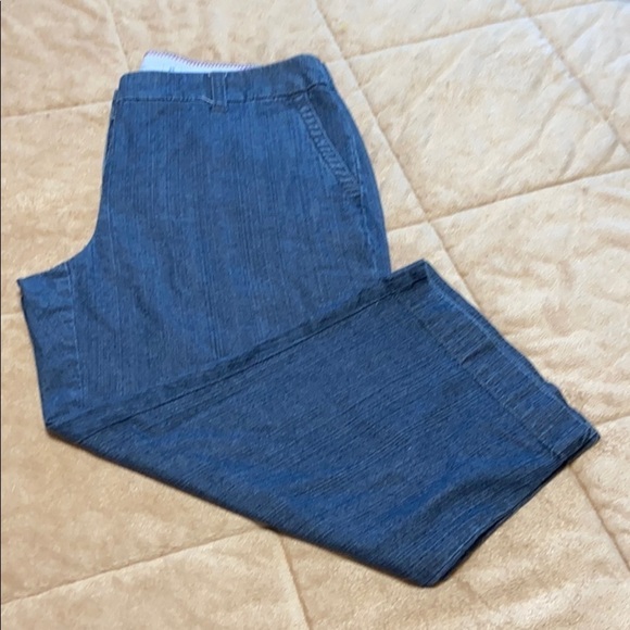 Izod straight leg Jean Capris - Picture 2 of 7